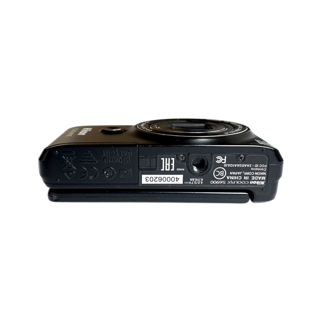 Nikon Coolpix s6900